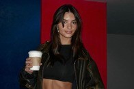 【画像】エミリー・ラタコウスキーの過度な露出に「承認欲求モンスター」との批判...大事な部分を指で隠しただけ