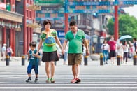 「売れ残り男」は3000万人に...なぜ中国人男性は結婚できないのか？ 「外国人花嫁」を迎えるための人身売買も