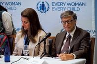 ビル・ゲイツの苦しい弁明...「エプスタイン疑惑」の火消しで「ロシア人女性」2人との不倫を告白