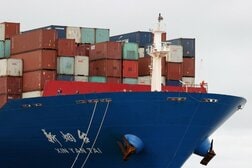 豪貿易収支、3月は赤字転落　データセンター向け輸入急増