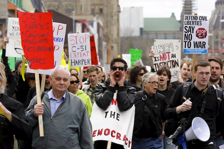 今年４月、ハーパー政権が「反テロ法」（Bill C-51）を修正し、カナダ安全情報局（CSIS）の権限を強化したことに対する反感も大きかった　Chris Wattie - REUTERS
