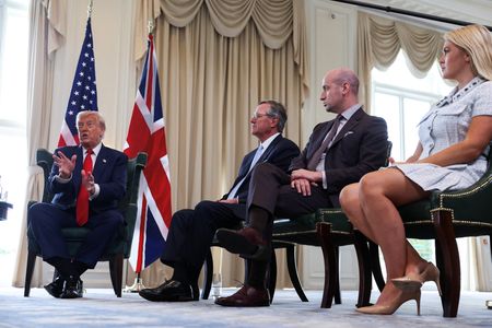 トランプ米大統領は２８日、貿易交渉で合意が成立しない国に対する関税率が「１５─２０％の範囲になるだろう」という見通しを示した。同日撮影（２０２５年　ロイター/Evelyn Hockstein）