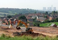 住宅足りなすぎ高すぎで買えない問題と、それでも田園地帯をつぶしたくないイギリス人