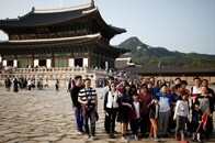 出国者が入国者の２倍の韓国　旅行収支の赤字が広がる