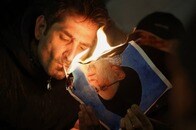 【動画】治安部隊との衝突も...苛烈すぎるイラン抗議デモの様子