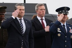 米軍ガタガタの張本人？　ヘグセス国防長官に共和党からも解任要求