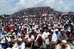 ミャンマー、バングラデシュ避難のロヒンギャ30万人強を確認