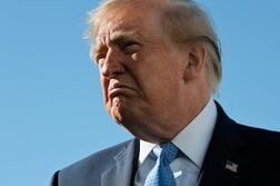 トランプ氏、投票不正通報者に「100万ドル支給」と表明　中間選挙控え