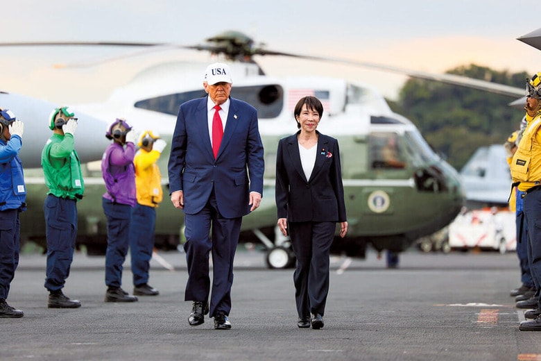 昨年10月28日、米海軍横須賀基地を視察したトランプ大統領と高市首相　JAPAN PM PRESS OFFICEｰEYEPRESSｰREUTERS