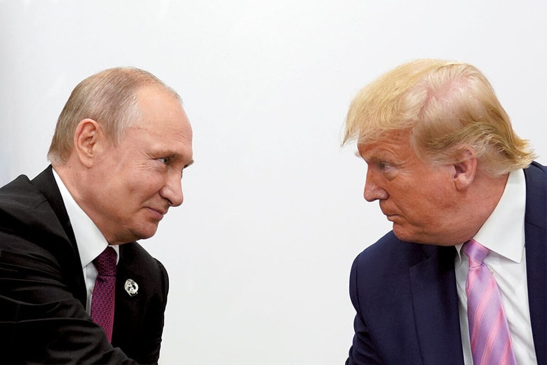 トランプは1期目からプーチンとの良好な個人関係を強調している（写真は19年6月、G20大阪サミットに合わせて行った首脳会談）　KEVIN LAMARQUEｰREUTERS