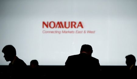 　４月２６日　野村ホールディングスが２６日に発表した２０２４年１─３月期連結純利益（米国会計基準）は、前年同期比１２％増の５６８億円になった。写真は野村ホールディングスのロゴで、２０１５年１２月に都内で撮影（２０２４年　ロイター／Toru Hanai）