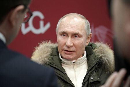 ロシアのプーチン大統領は３月１８日、米国のバイデン大統領に１９日か２２日に公開オンライン会談の実施を提案したと国営テレビで明らかにした（２０２１年　ロイター／Alexei Druzhinin）
