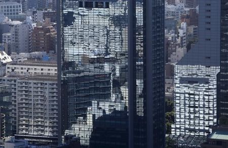 　１月２７日、公認会計士協会が、上場企業を監査する監査事務所を対象に「特別レビュー」を実施する。写真は都内のオフィスビル群。昨年７月撮影（２０１６年　ロイター／Toru Hanai）