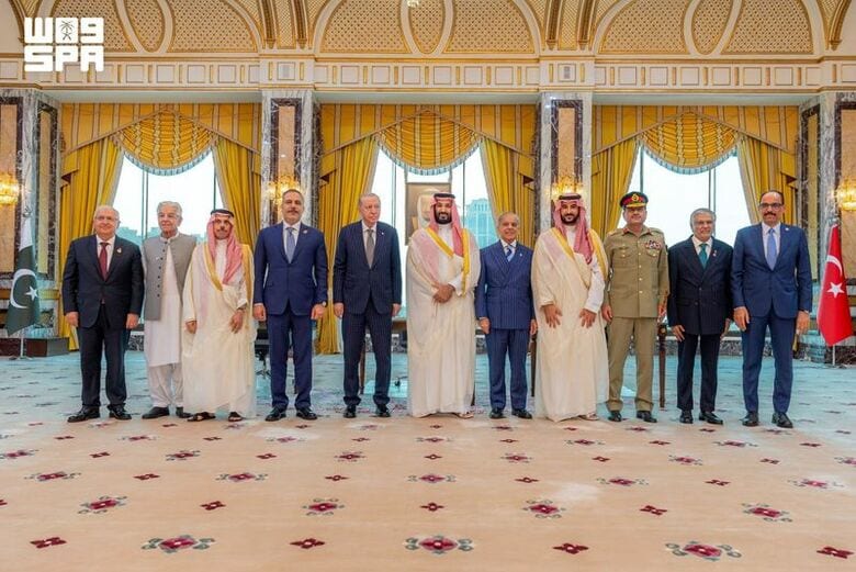 トルコ、パキスタン、サウジアラビアの首脳ら。8月7日、サウジアラビアのメッカで撮影。Saudi Press Agency/Handout via REUTERS