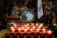 高まる「トランプ的」ローマ教皇の待望論...改革派フランシスコ教皇への「反発のマグマ」が噴出か