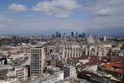 伊政府、今年成長率見通し1％に上方修正　財政赤字は来年再びＥＵ基準超え