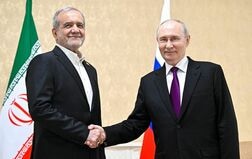 プーチン氏、イラン紛争解決支援の用意表明　ペゼシュキアン氏と会談