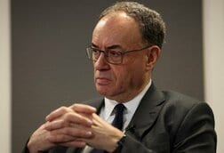 英中銀総裁、利上げ判断「急がず」　ＢＢＣ報道