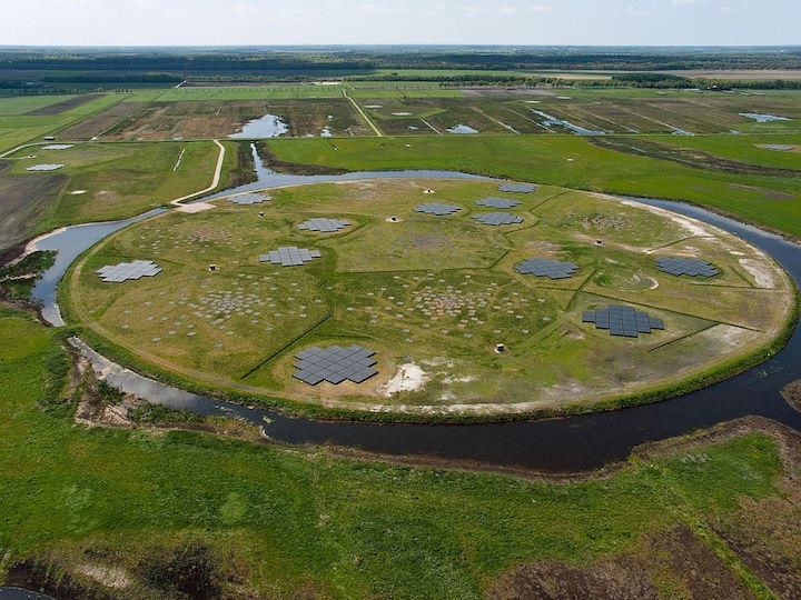1024px-LOFAR_Superterp.jpg