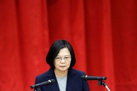 　１月１日、１１日の台湾総統選で再選を目指す蔡英文総統（写真）は新年の演説で、統一を目指して中国が提案する「一国二制度」は香港で失敗したと述べ、受け入れを拒否する考えを示した。写真は昨年１２月、台北市で撮影（２０１９年　ロイター／Ann Wang）