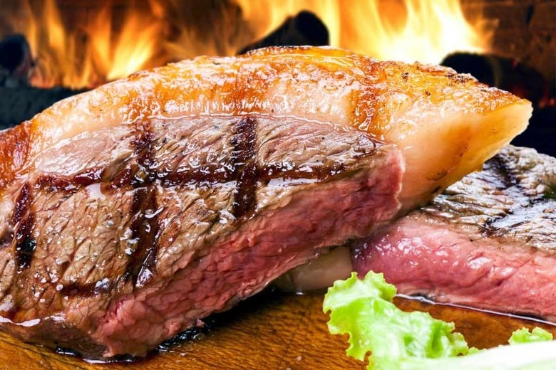 ステーキは赤身も大事だが脂身も重要だ　rocharibeiro - shutterstock