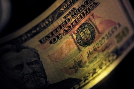 　１月３１日、ニューヨーク外為市場では、米連邦公開市場委員会（ＦＯＭＣ）の声明発表後にドルが上昇に転じた。２０１７年６月撮影（２０１８年　ロイター/Thomas White）
