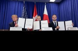 米・デンマーク・グリーンランド、安保協定に署名　米軍駐留拡大へ