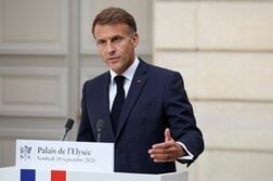 仏、サウジ西部ヤンブー防衛に部隊派遣　フーシ派攻撃受け＝大統領