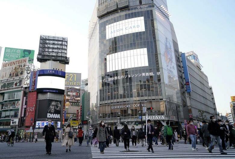 ４月８日、緊急事態宣言を受けて休業を発表した主な企業は以下の通り。都内で７日撮影（２０２０年　ロイター/Naoki Ogura）