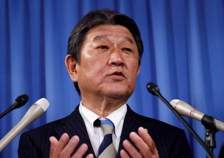 自民党の茂木敏充幹事長は５日の記者会見で、国民民主党とは賃上げや経済対策、安全保障・憲法改正など重要な政策で自民党と一致する点が多いと述べた。写真は、２０２１年１１月４日に自民党本部で会見する茂木氏。（２０２３年　ロイター／Issei Kato）