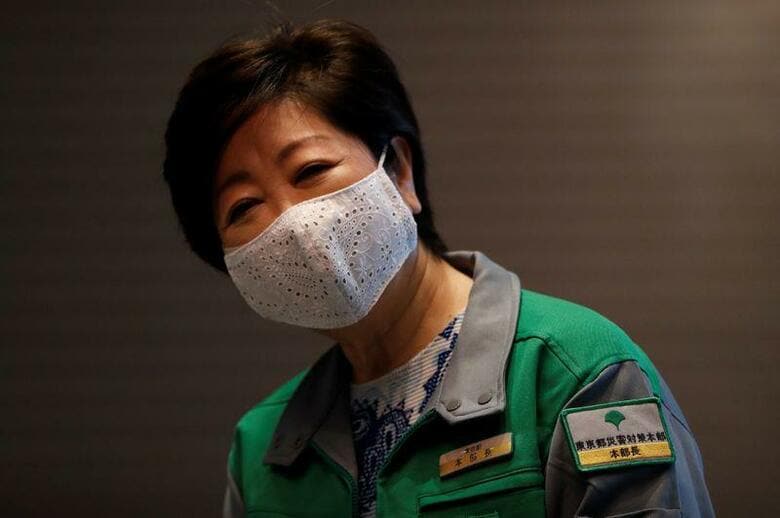 東京都の小池百合子知事(写真)は会見で、政府の緊急事態宣言の解除に備えた休業要請の解除方針の詳細を公表した。写真は都内で1日撮影(2020年　ロイター/Issei Kato)