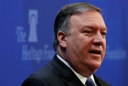 ５月２１日、ポンペオ米国務長官（写真）はイランが核プログラムの放棄やシリア内戦からの撤退を含む米国の要求を受け入れなければ、米国は同国に対し「史上最強」の制裁措置を導入する可能性があると述べた。写真は２１日、ワシントンで撮影 （２０１８年　ロイター/Jonathan Ernst）