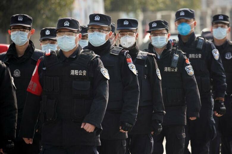 中国国営テレビが伝えたところによると、新型コロナウイルスの感染による湖北省の死者は65人増え、4日時点で479人に達した。写真は江西省で4日撮影（2020年　ロイター/Thomas Peter）