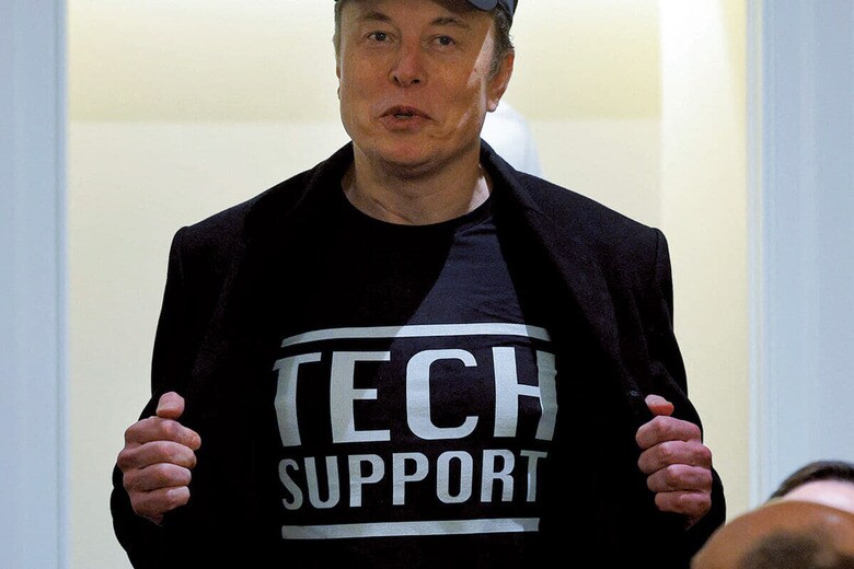 トランプとマスク（上）の攻撃が制度の闇をあぶり出す　BRIAN SNYDERｰREUTERS