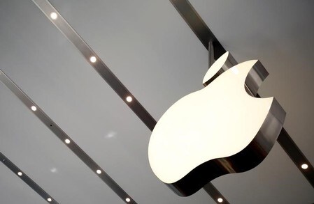 　１１月８日、米国株式市場は主要３株価指数が終値ベースの過去最高値を更新して取引を終了。アップルの時価総額が初の９０００億ドル超えとなった。２０１４年６月撮影（２０１７年　ロイター/Yuya Shino）