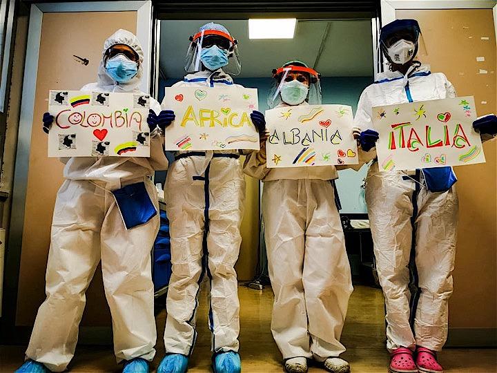 イタリア・クレモナで新型コロナウイルスの医療支援に世界各国から集まった人びと。REUTERS - Social Media