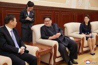 中国で神妙だった金正恩氏、帰国して「偉そうな態度」が復活