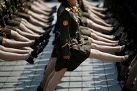 北朝鮮、平和の祭典・平昌五輪の開幕前日に軍事パレードの可能性