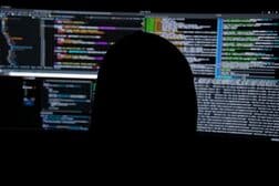 都市機能を麻痺させるサイバー攻撃に備えよ――FBI捜査官が実践訓練を行う模擬タウンに潜入