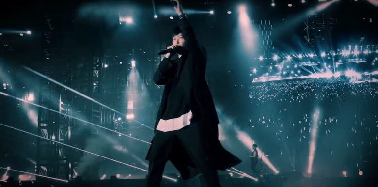 台湾の人気バンドMAYDAYの香港公演のようす　五月天 阿信 / YouTube