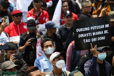 　８月２２日　インドネシア国会は２２日、憲法裁判所の判決を覆す選挙法改正案の承認を延期した。写真は２２日、ジャカルタで撮影（２０２４年　ロイター／Ajeng Dinar Ulfiana）