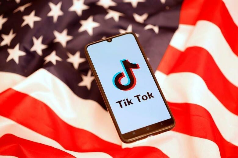 トランプ米大統領は、中国の北京字節跳動科技(バイトダンス)に対し、傘下の動画投稿アプリ「TikTok(ティックトック)」の米国事業を90日以内に売却するよう命じた。写真は昨年11月撮影(2020年　ロイター/Dado Ruvic)