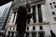 政治家はなぜ一般投資家より儲かるのか──米議会指導部の株取引を徹底調査