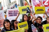 「女性たちが抗議行動の先頭に立っていることが誇らしい」イラン出身女優が語る民主化