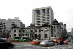 韓国中銀新副総裁、政策決定「非常に慎重に」　利上げの副作用考慮