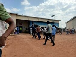 南北スーダン係争地で150人超死亡、市場にドローン攻撃