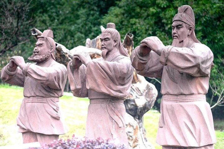 Lin Xiu Xiu-shutterstock