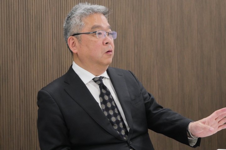 『命を選ぶ 遺伝病の運命に抗ったある女性の物語』の著者、下山進さん