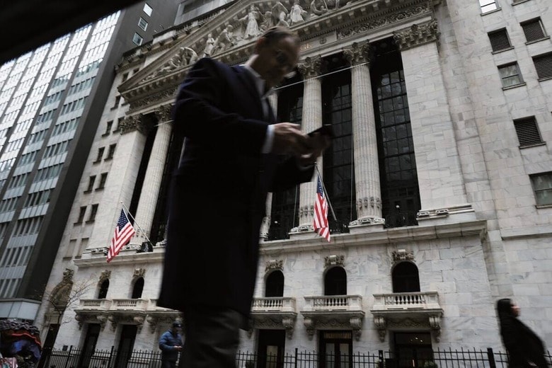 政治家の株取引はどこまで許される？ 1995〜2021年データが示す構造的問題　SPENCER PLATT／GETTY IMAGES