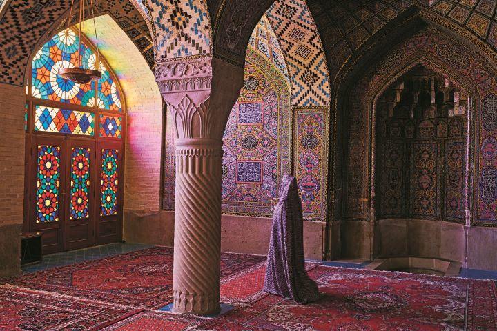 イランの都市シラーズ　TUUL & BRUNO MORANDI/GETTY IMAGES